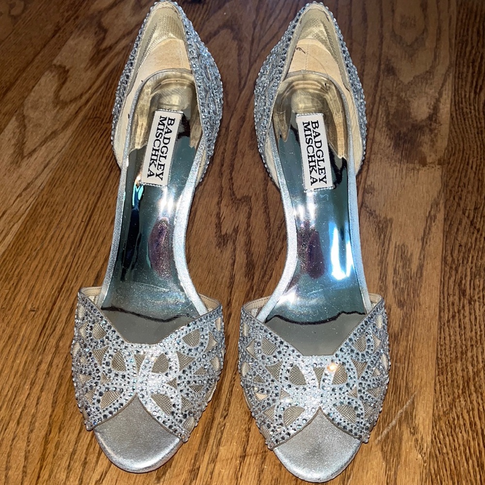 Badgley Mischka Harris Crystal Embellished Heels Peep Toe Pumps